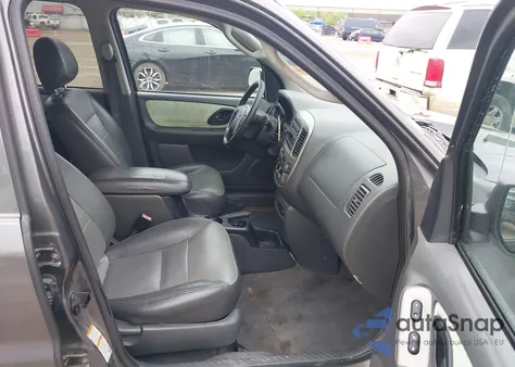 2004 Ford Escape Xlt from USA, damaged, VIN 1FMCU931X4DA18154